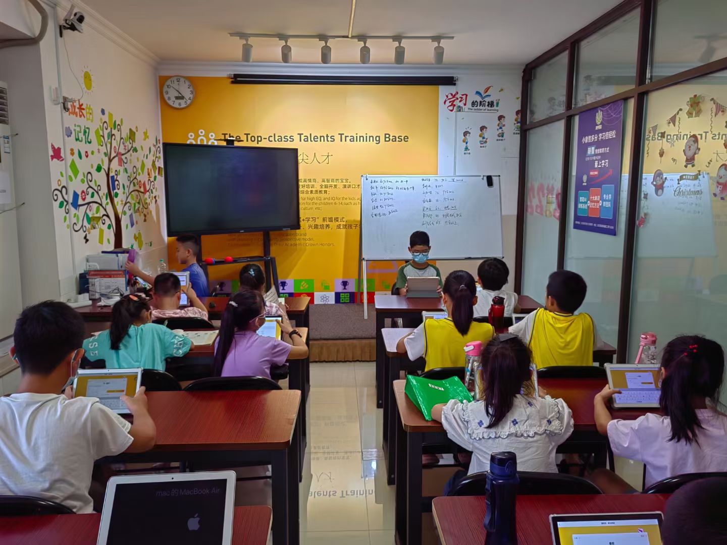 2026年龙岗区英语提分教育机构哪家好 小象趣学派推荐