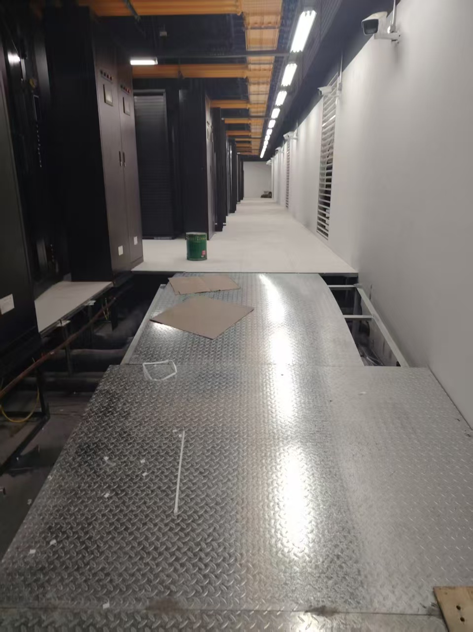 防静电活动地板品牌推荐及全场景选型指南